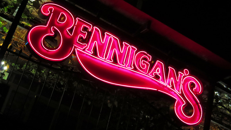 Bennigan's pink neon sign