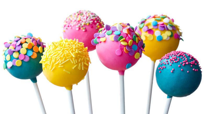 pretty pastel cake pops