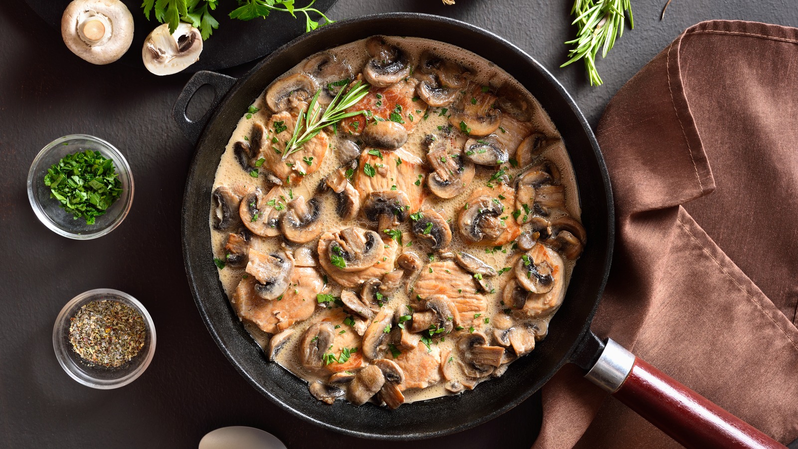 The Store-Bought Mushroom Sauce Substitute To Use If You're In A Jam