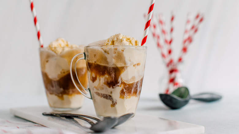 root beer flat in cups