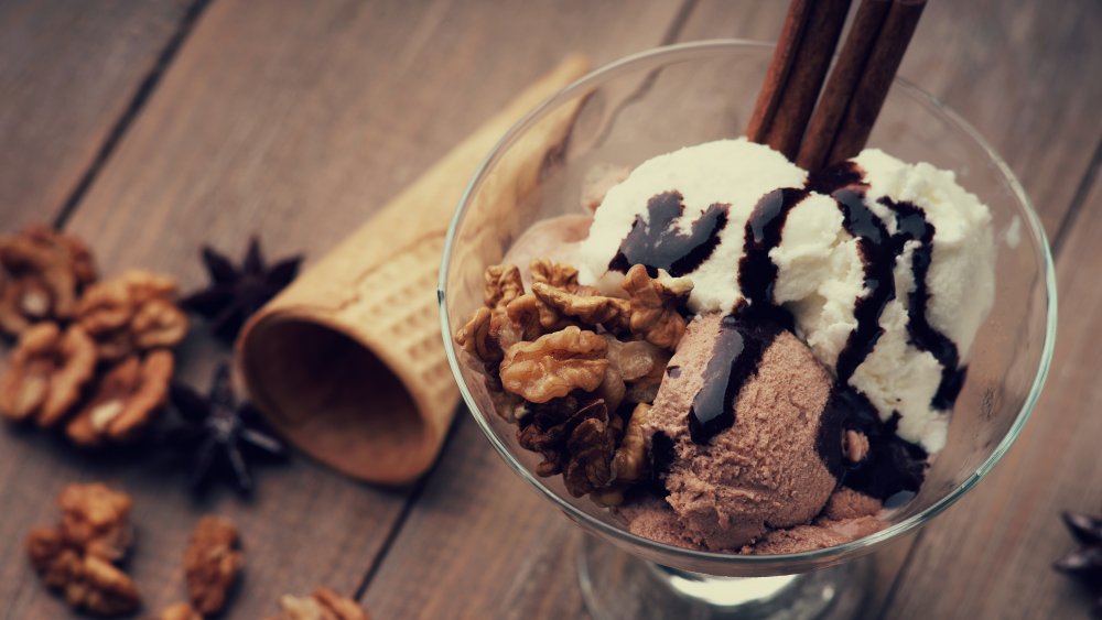 Ice cream sundae in bowl