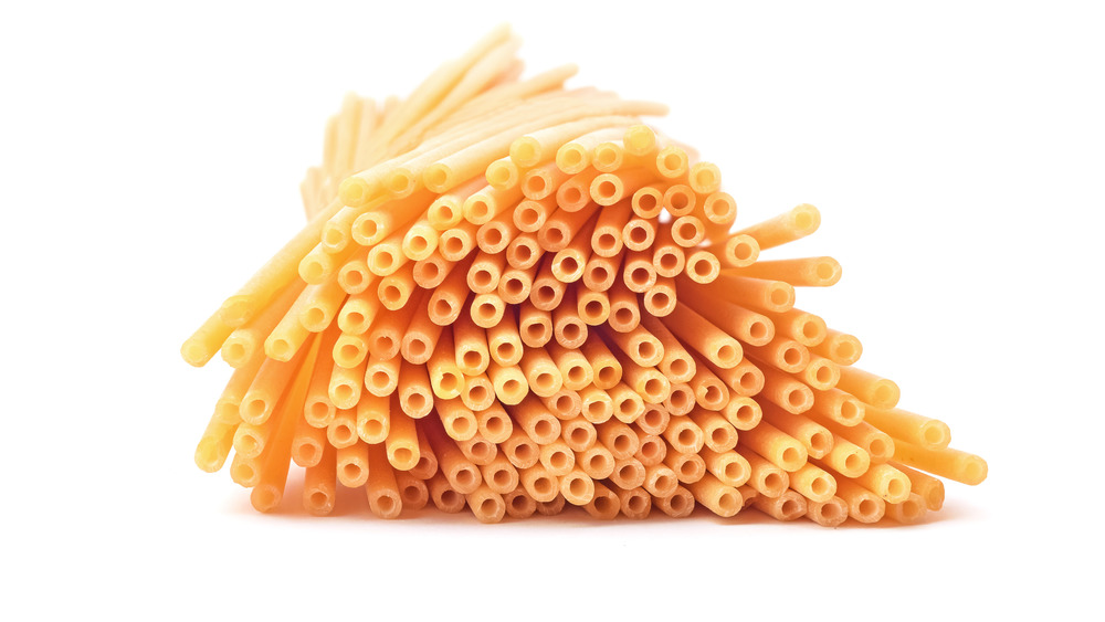 Dry bucatini piled up