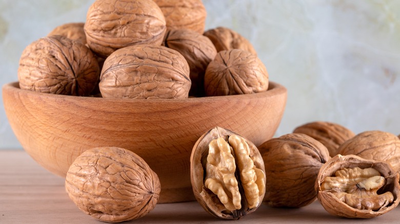 walnuts in bowl