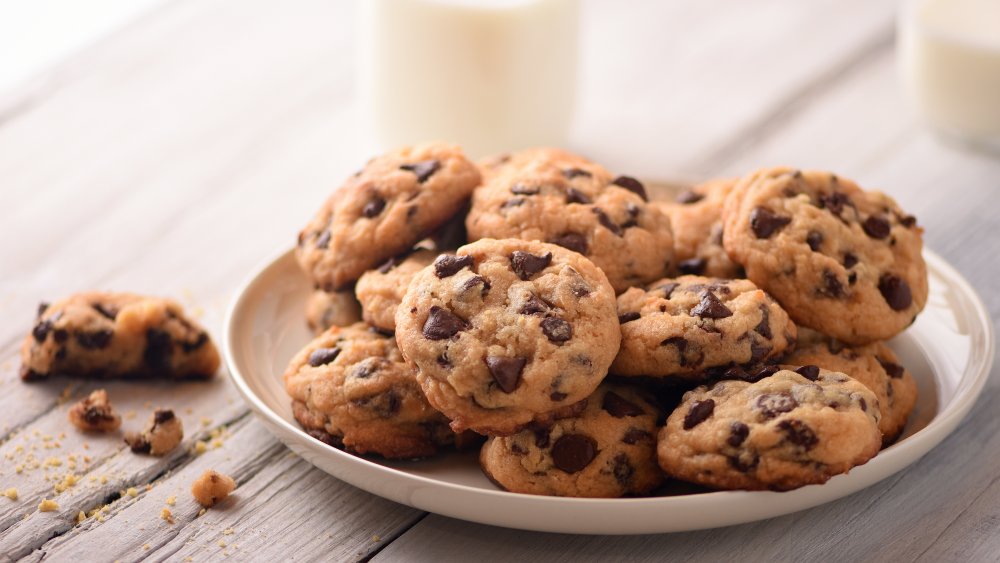 chocolate chip cookies