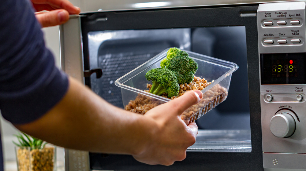 Lentil and broccoli in microwave