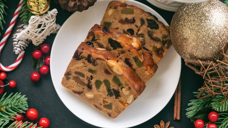 Sliced fruitcake on plate