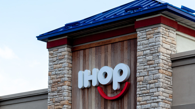 IHOP storefront