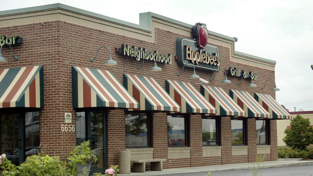 Applebee's restaurant exterior