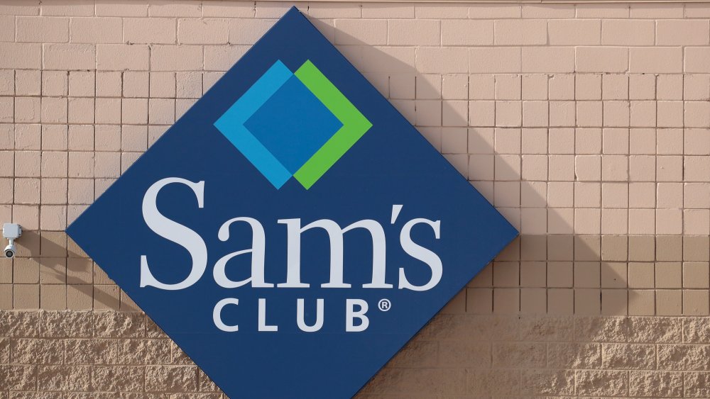 Sam's Club sign