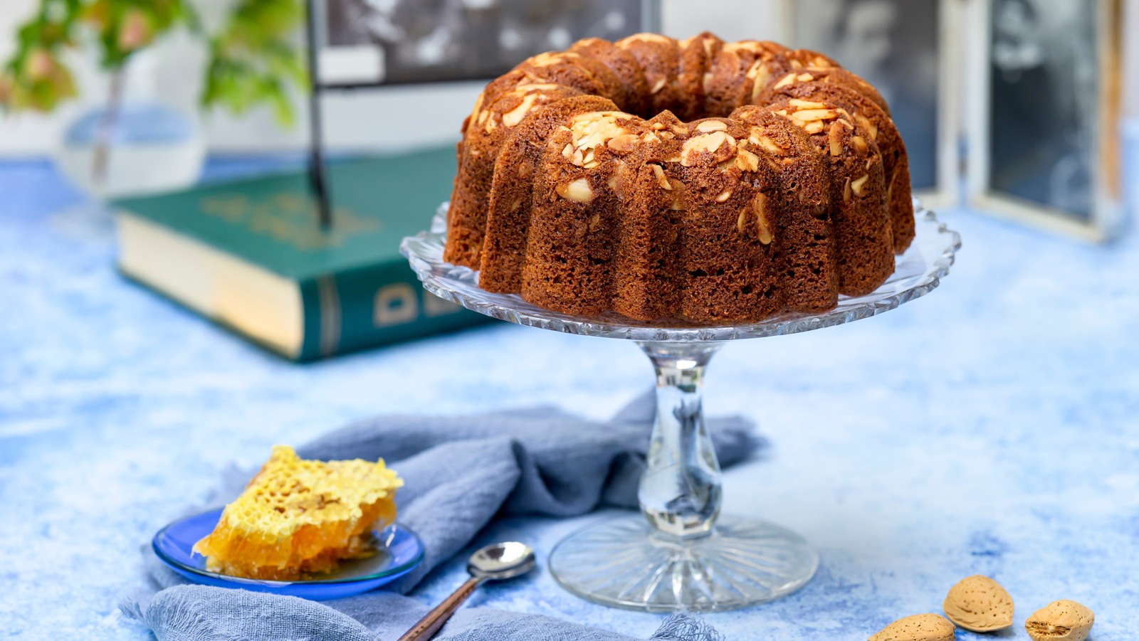 The Sweet Symbolism Behind Rosh Hashanah Honey Cakes