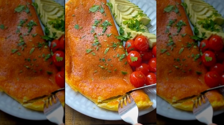 Reverse omelet with tomato