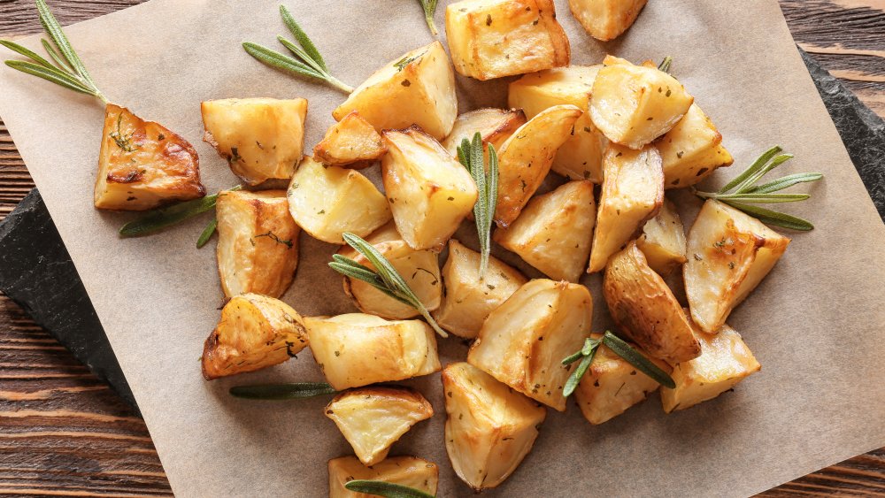 Roasted potatoes with rosemary