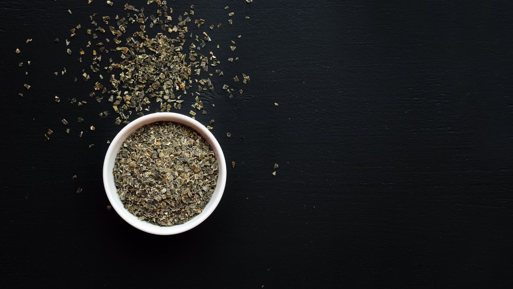 dashi-powder-on-black-background