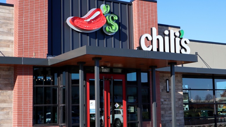 Chili's restaurant marquee