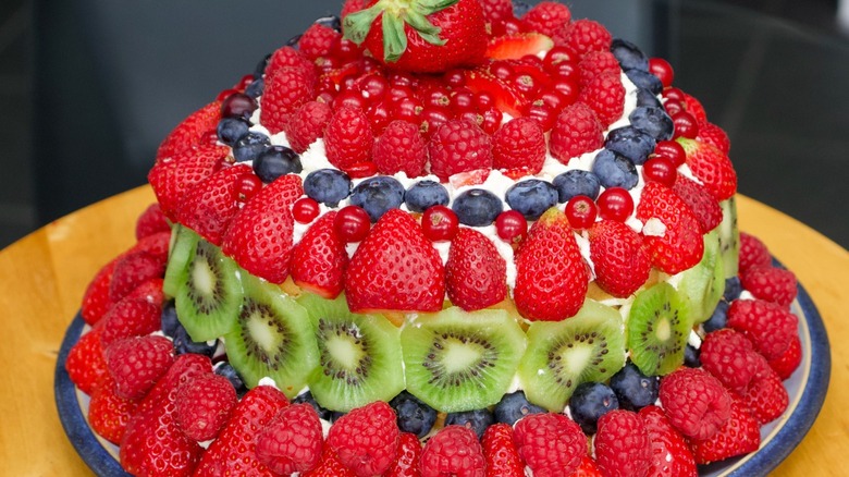 Fresh fruit cake