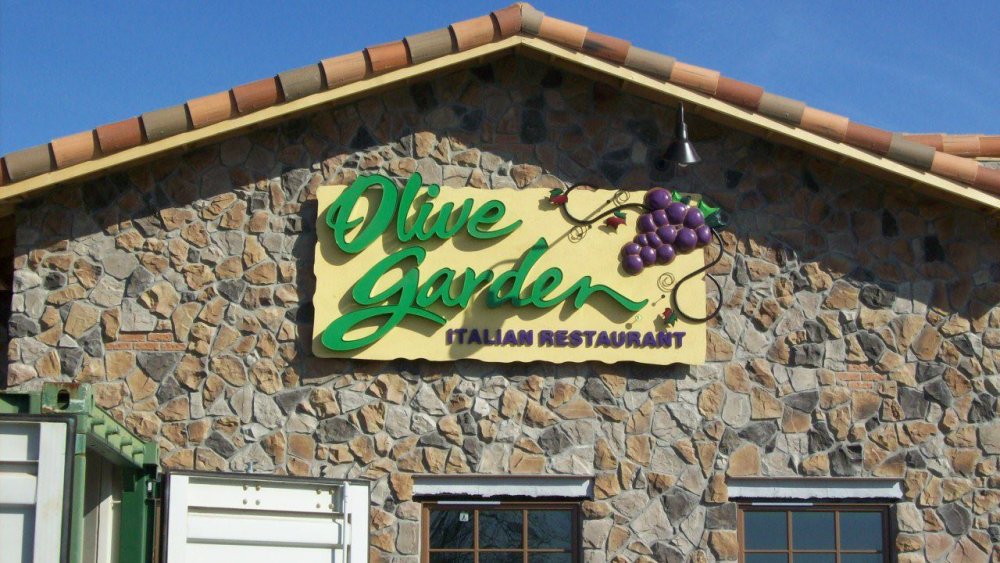 The Truth About Olive Garden's Unlimited Soup And Salad