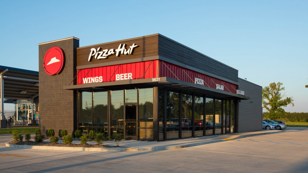 pizza hut store