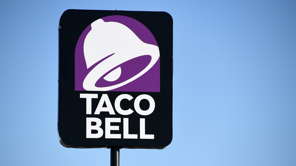 Taco Bell sign