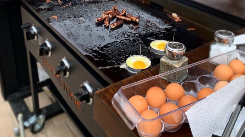 Blackstone griddle with eggs and sausage