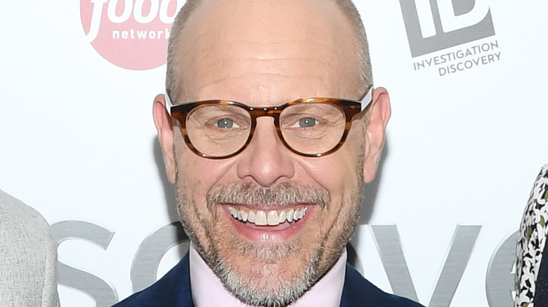 Headshot of Alton Brown