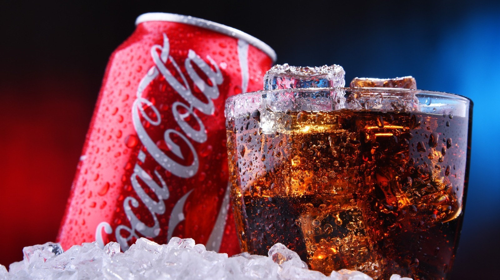 Coca Cola бутылка 4k