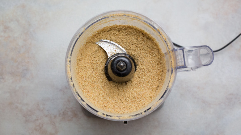 graham crackers in food processor
