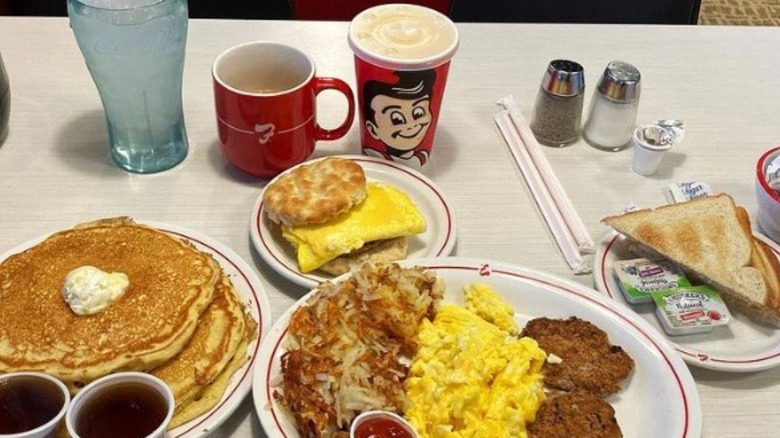 Big Boy breakfast plates