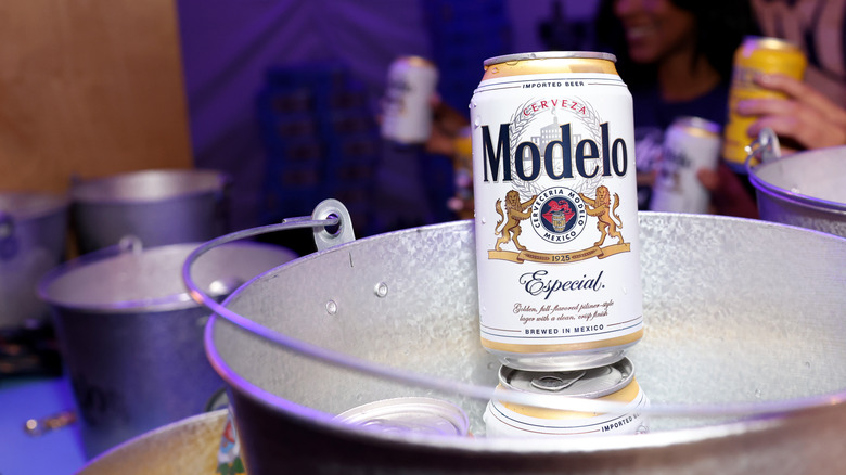 Can of Modelo Especial in bucket