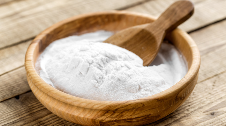baking soda in bowl