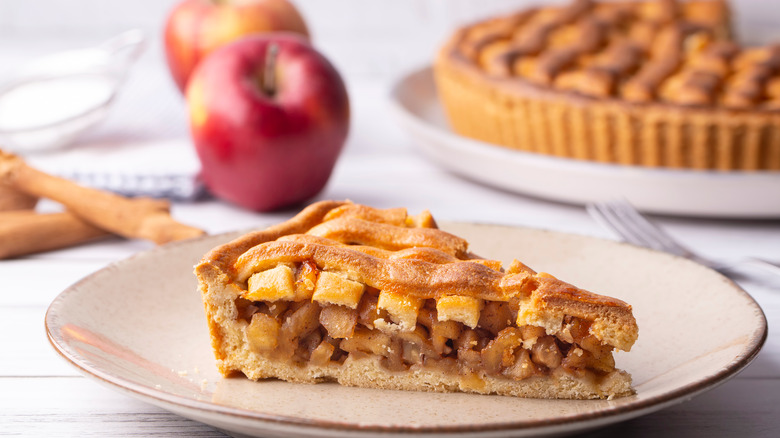 Apple pie slice