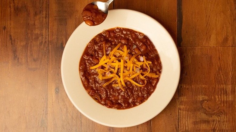 spooning Texas Roadhouse chili