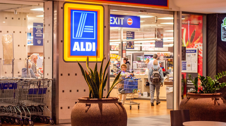 Aldi supermarket entrance
