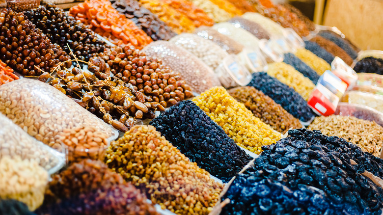 Raisins and dried fruit at market