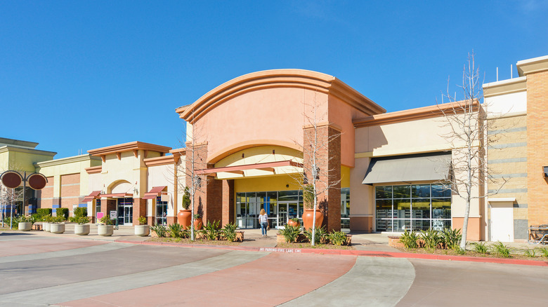 Shopping outlet 