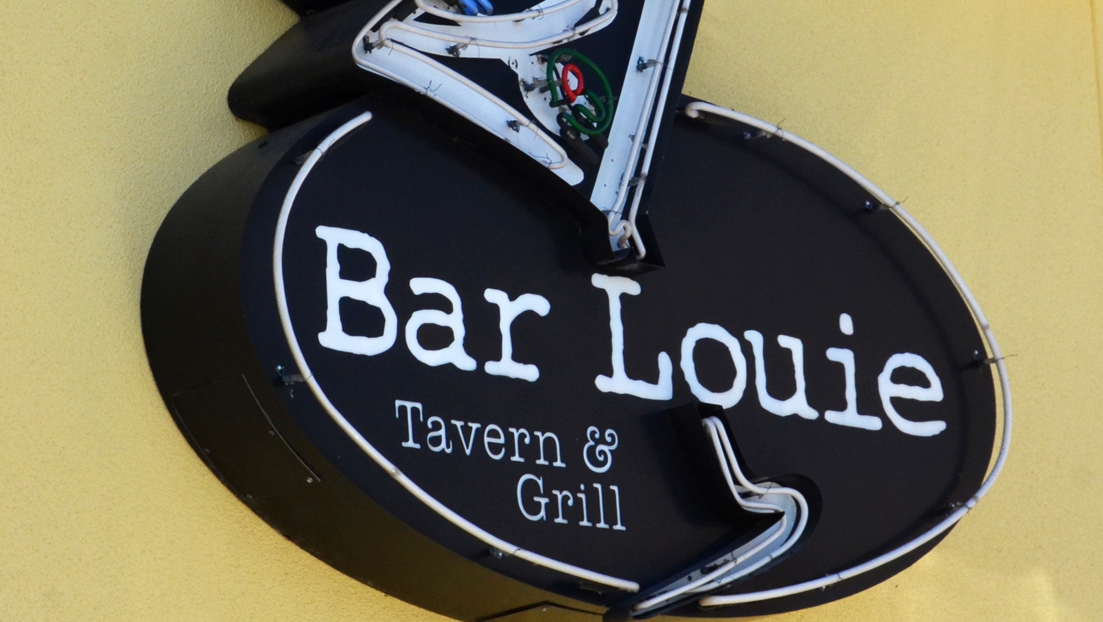 The Untold Truth Of Bar Louie