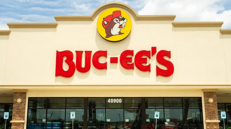 Buc-ee's convenience store exterior 