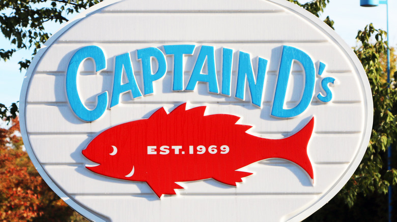 Captain D's signage with red fish 