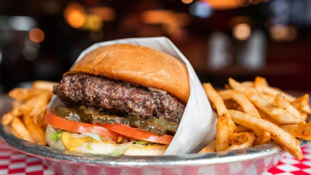 The Untold Truth Of Cheeseburger In Paradise