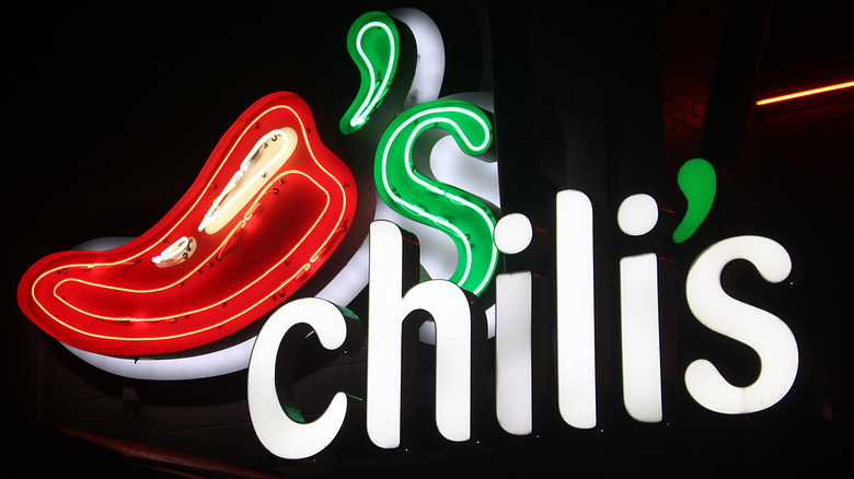 Chili's outdoor sign lit up