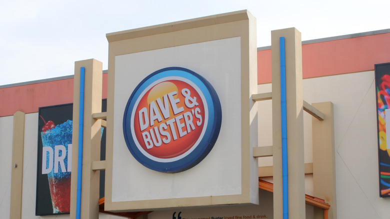 outside dave and buster's exterior sign