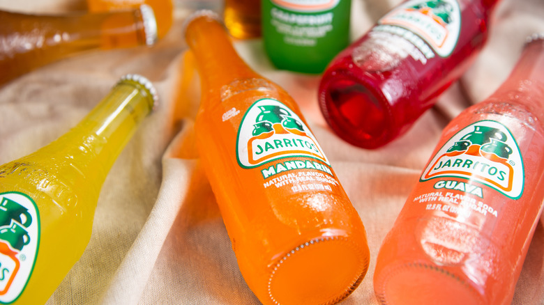 Formation of bottles of Jarritos in different flavors