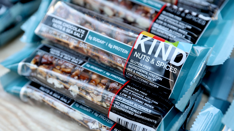 KIND nuts and spices bars