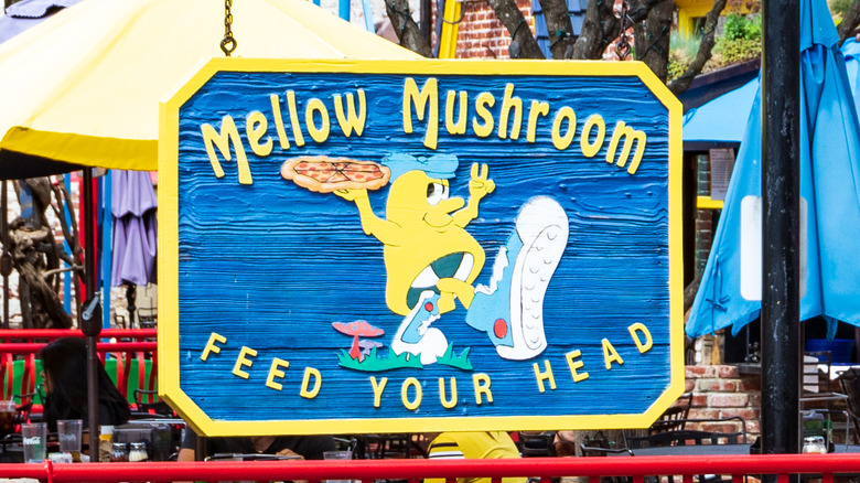 Mellow Mushroom restaurant exterior 