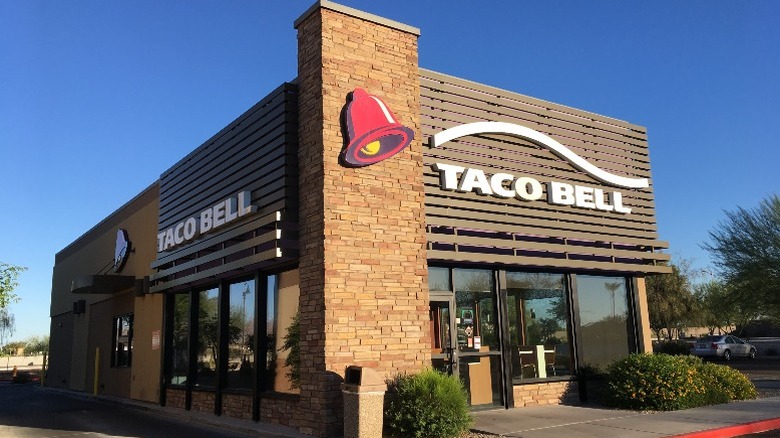 Taco Bell restaurant exterior