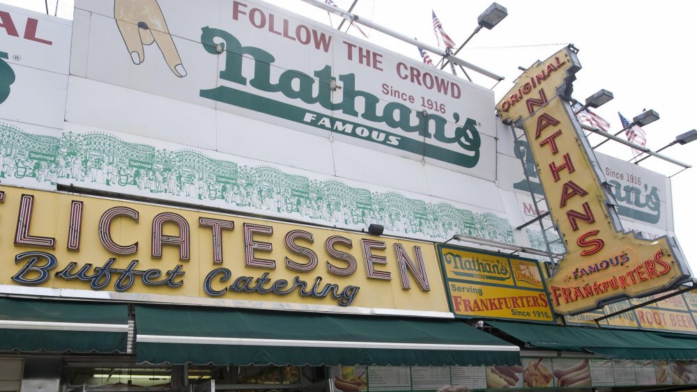 nathan's famous original restaurant