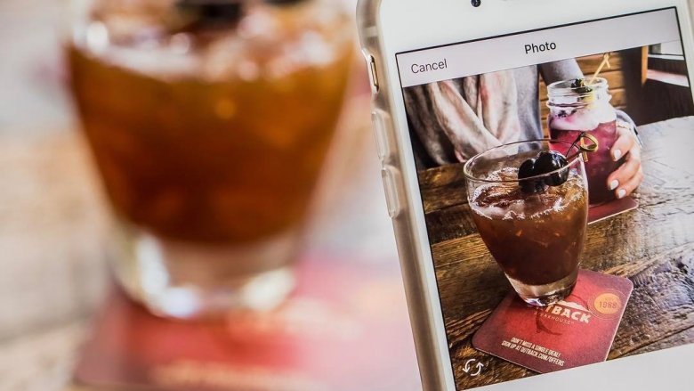 iphone in an outback steakhouse