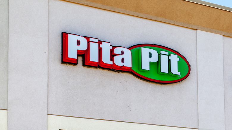Pita Pit restaurant storefront