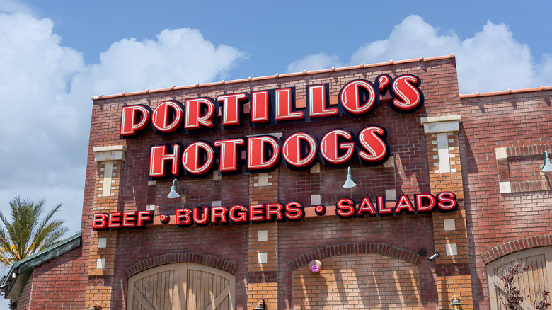 portillo's exterior