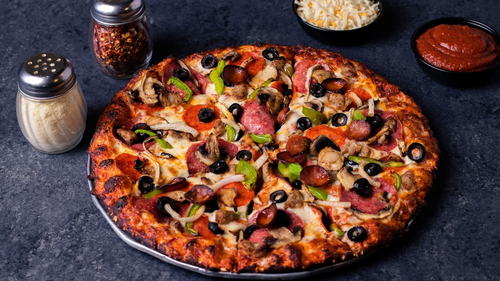 Round table pizza near me discount