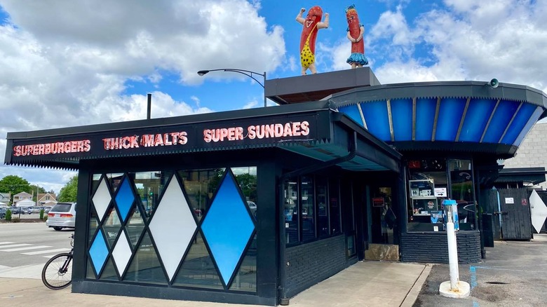 Superdawg Drive-In during the day
